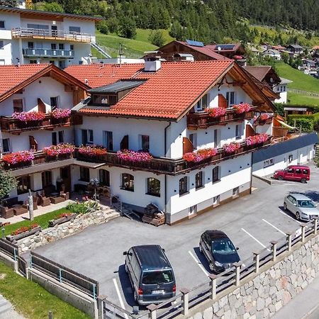 Alpen Gasthof Apartments Hohe Burg Trins Ngoại thất bức ảnh
